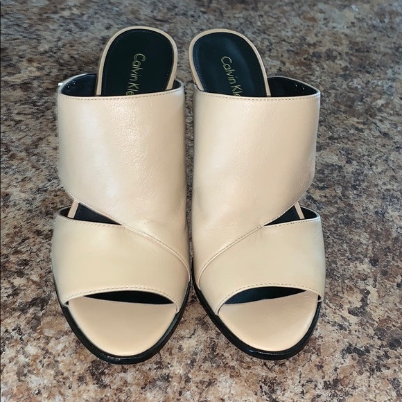 Calvin Klein heels - Picture 1 of 4